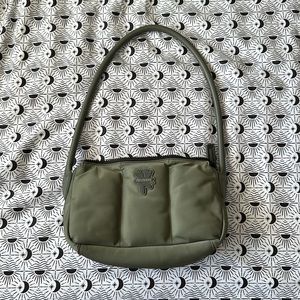 heaven marc jacobs sage green shoulder bag